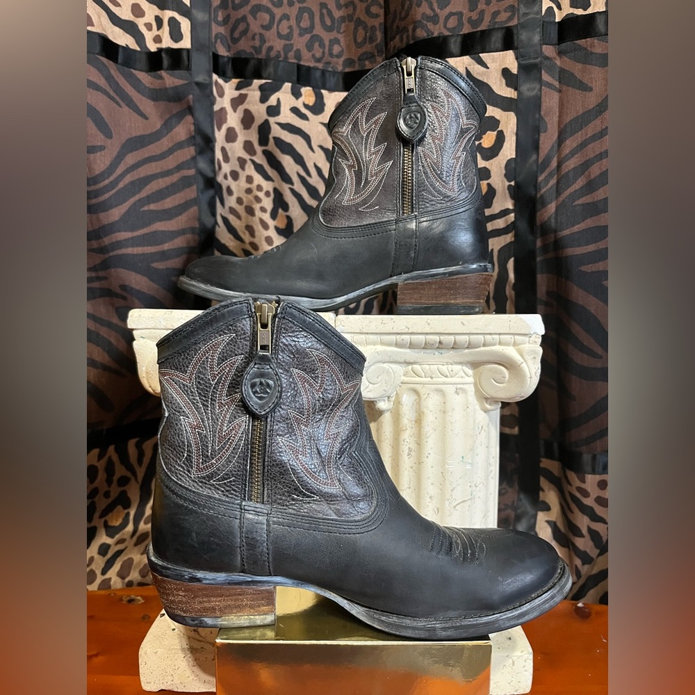 Ariat Unbridled Ankle Boots Size 7B